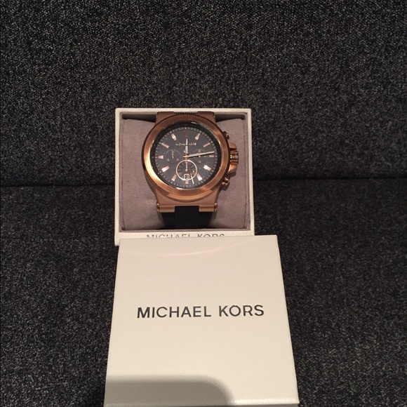 Michael Kors Rose Gold Dylan Watch - Picture 5 of 5